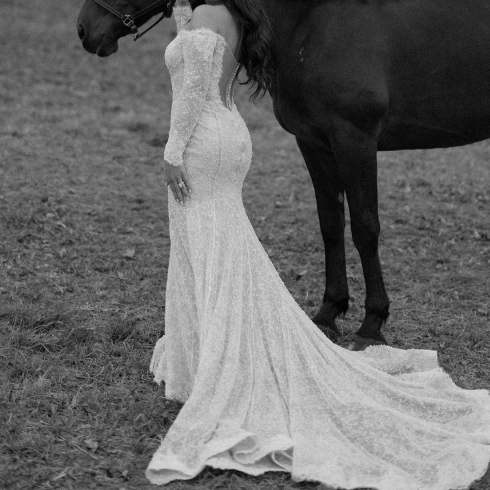 Custom lace wedding dress - Picture 4 of 6